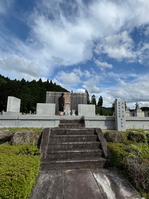 清風南海学園供養塔